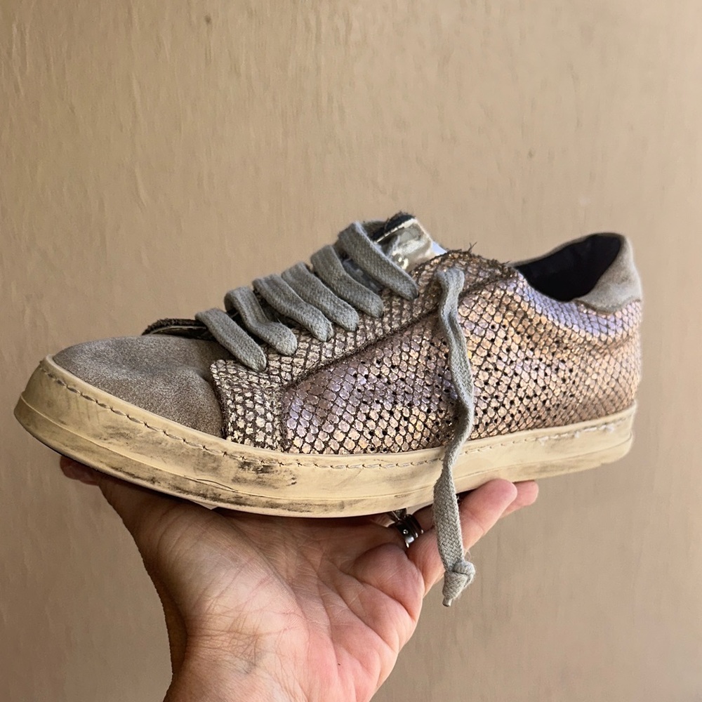 P448 Distressed Sneaker Gold